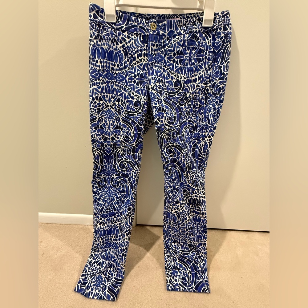 Lilly Pulitzer Blue and White Patterned Pants